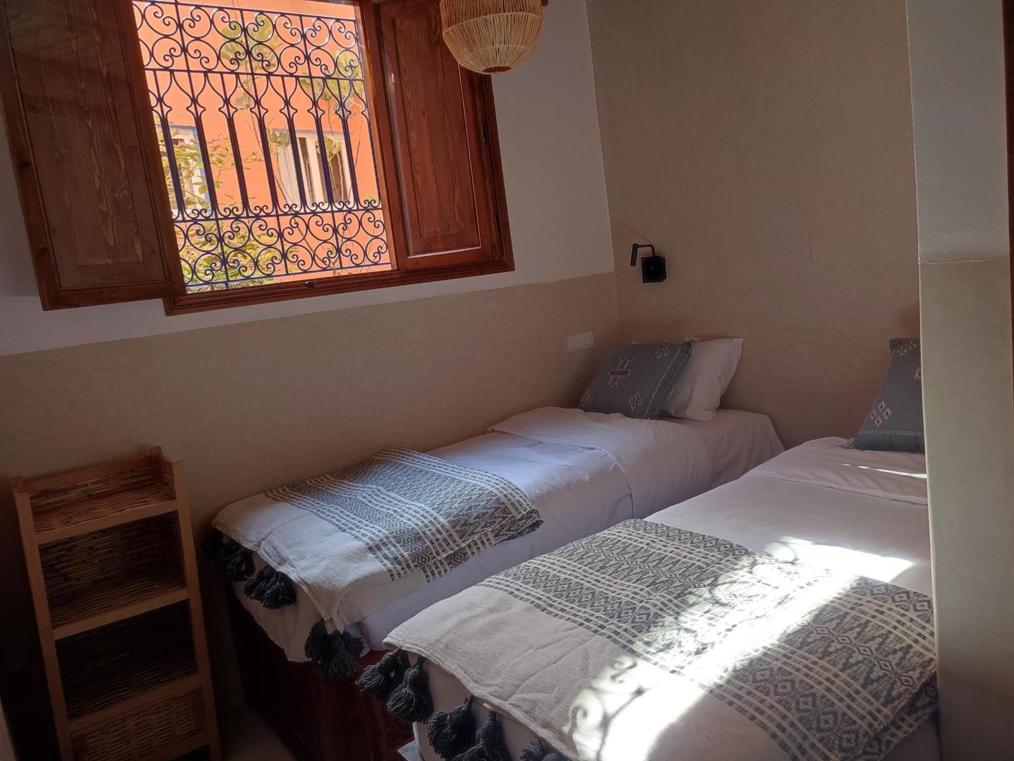 Private Room In Apartment Tov ทากาเซาท์ ภายนอก รูปภาพ