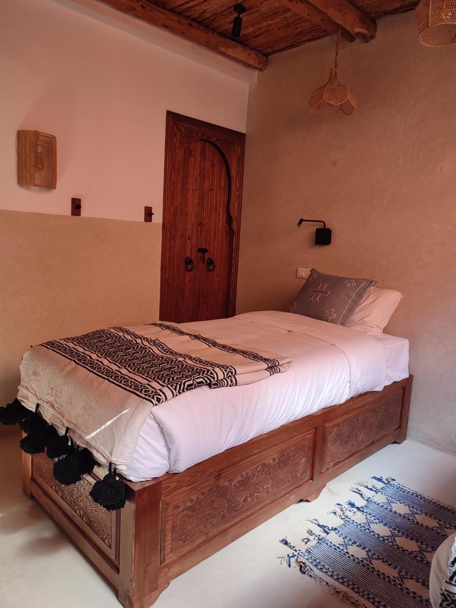 Private Room In Apartment Tov ทากาเซาท์ ภายนอก รูปภาพ