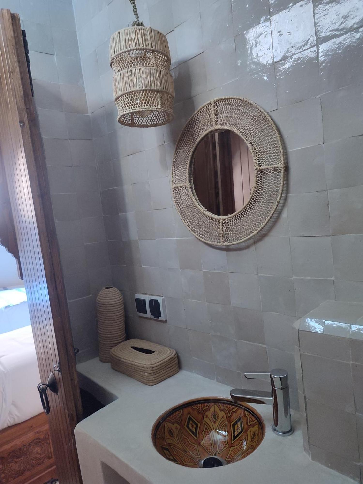 Private Room In Apartment Tov ทากาเซาท์ ภายนอก รูปภาพ