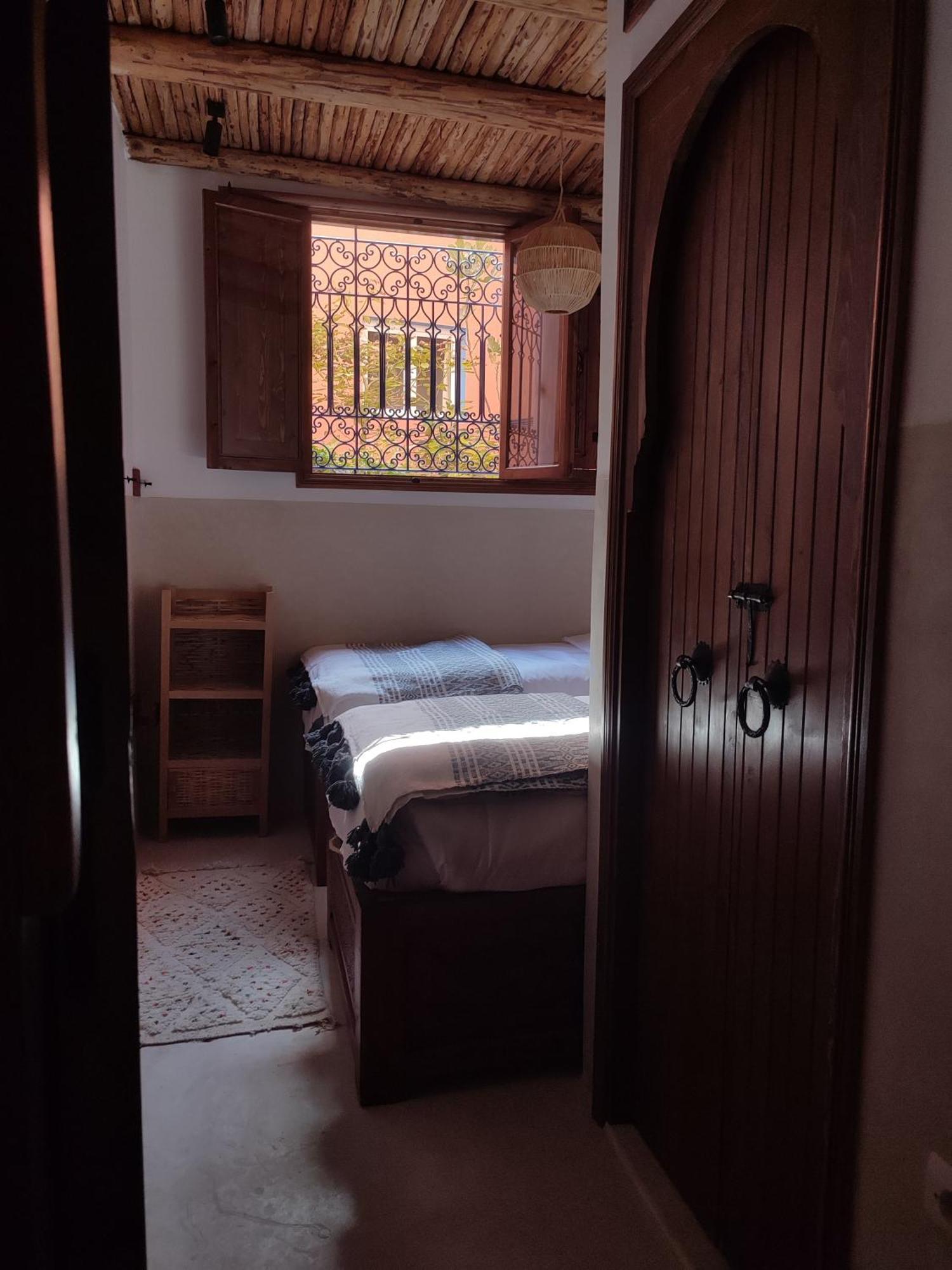 Private Room In Apartment Tov ทากาเซาท์ ภายนอก รูปภาพ