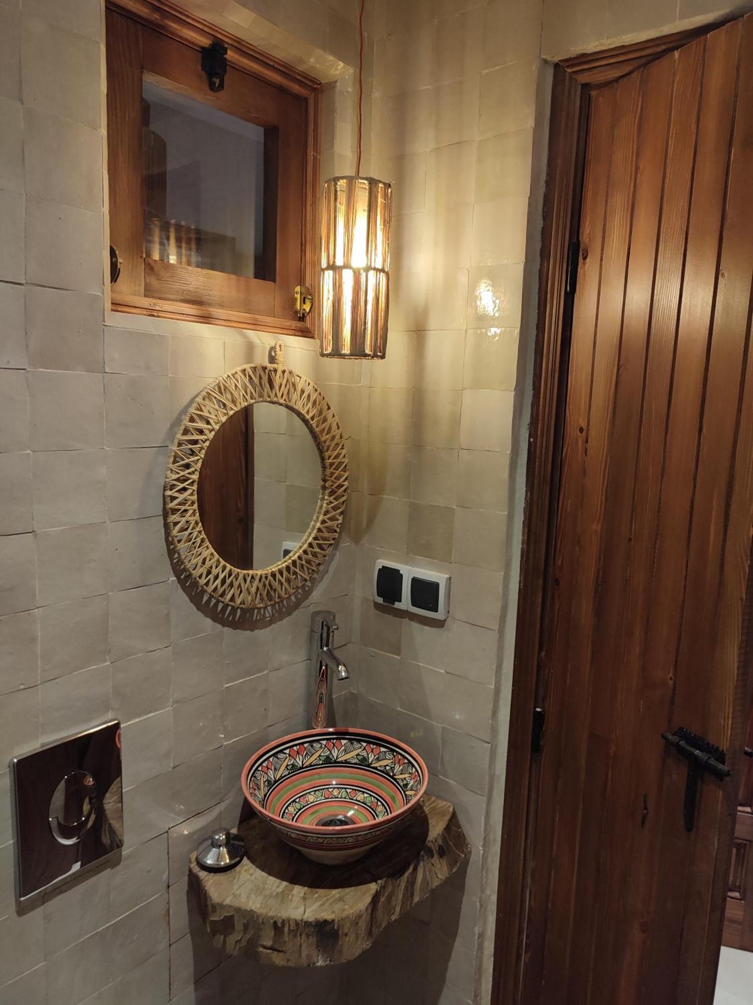 Private Room In Apartment Tov ทากาเซาท์ ภายนอก รูปภาพ