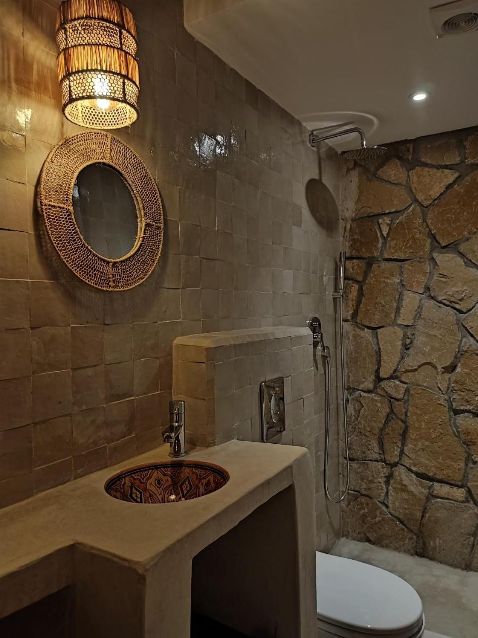 Private Room In Apartment Tov ทากาเซาท์ ภายนอก รูปภาพ